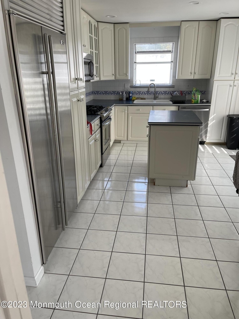 8 Dwight Drive - Photo 4