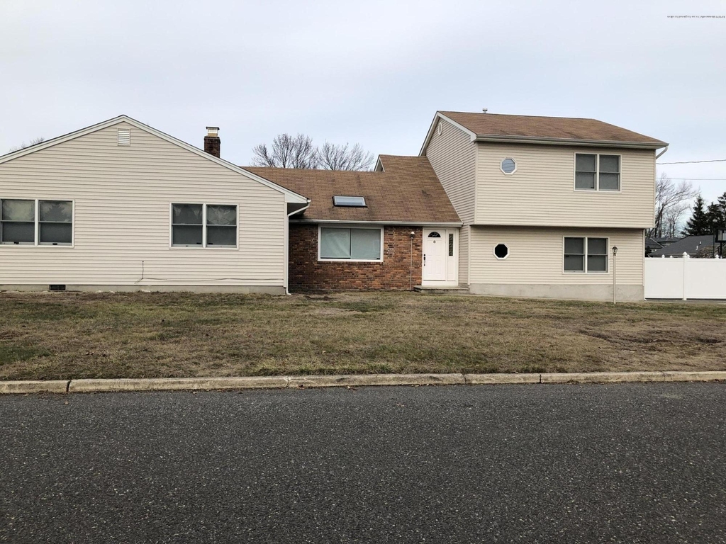 8 Dwight Drive - Photo 0