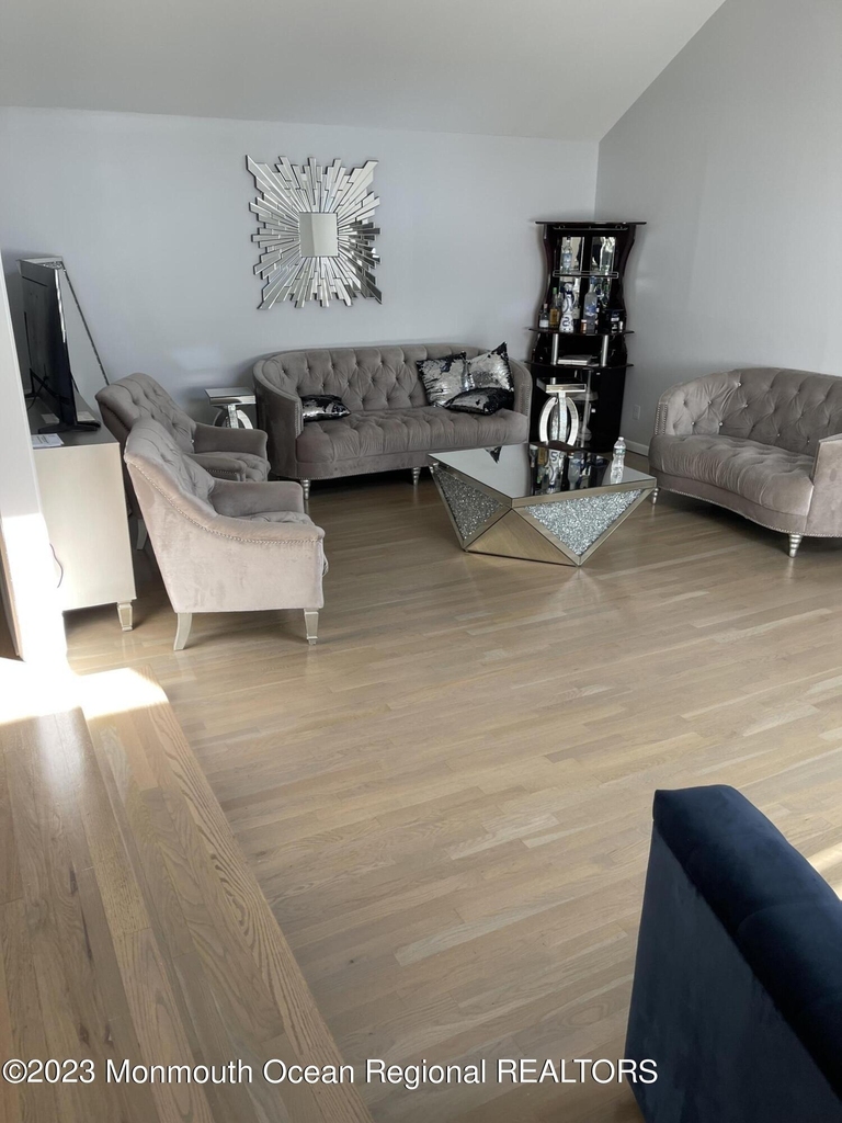 8 Dwight Drive - Photo 2