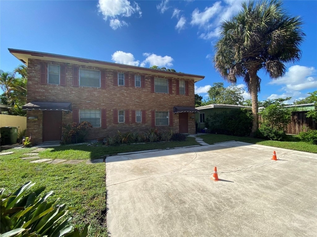 310 Sw 11th Court - Photo 1