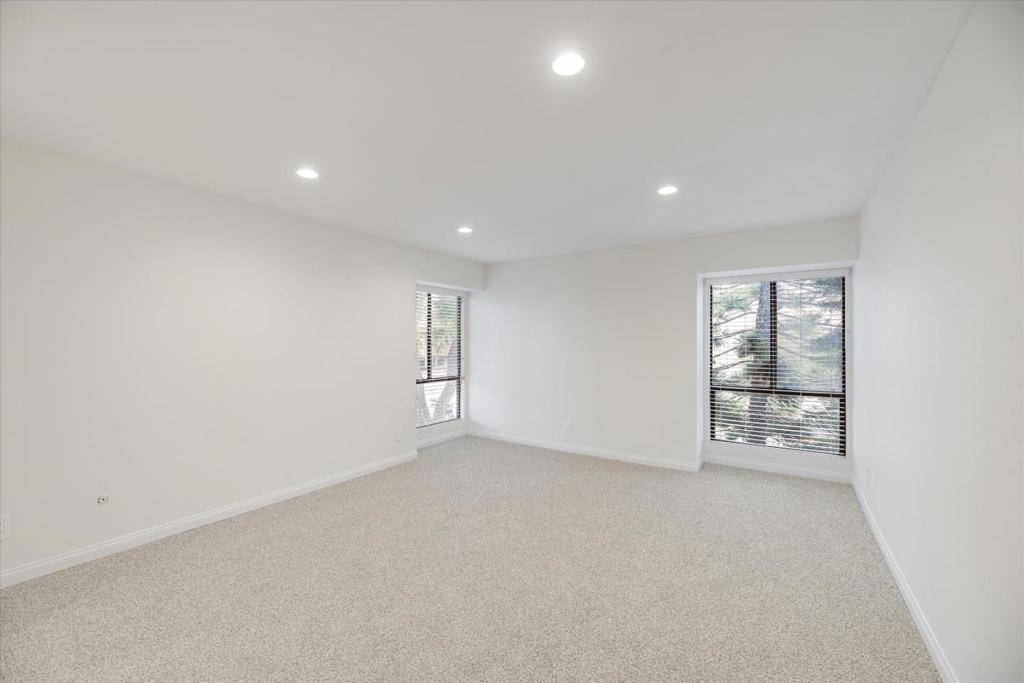 9150 Gramercy Drive - Photo 3