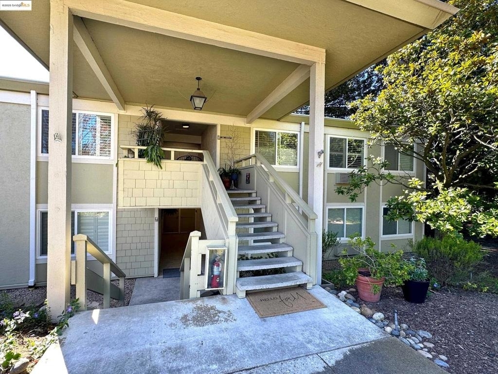 1910 Skycrest Dr - Photo 29