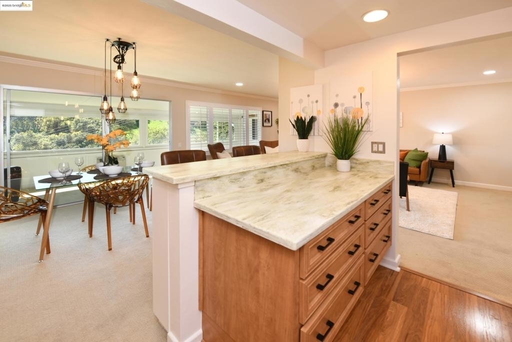 1910 Skycrest Dr - Photo 9