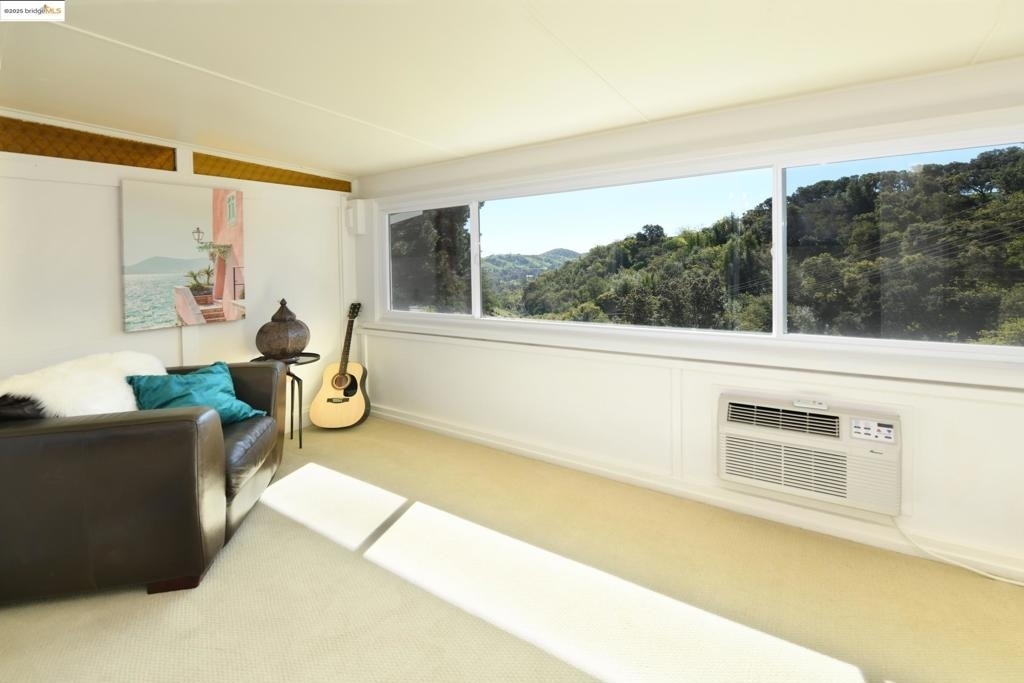 1910 Skycrest Dr - Photo 11