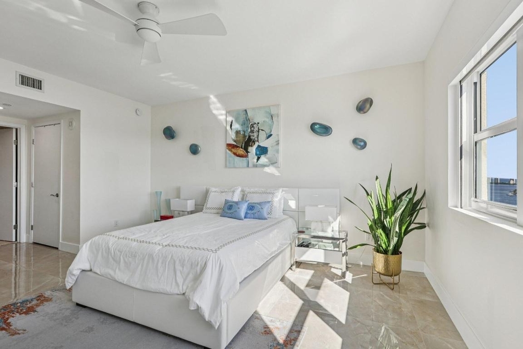 2640 Lake Shore Drive - Photo 29