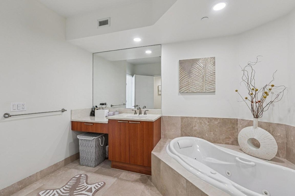2640 Lake Shore Drive - Photo 37