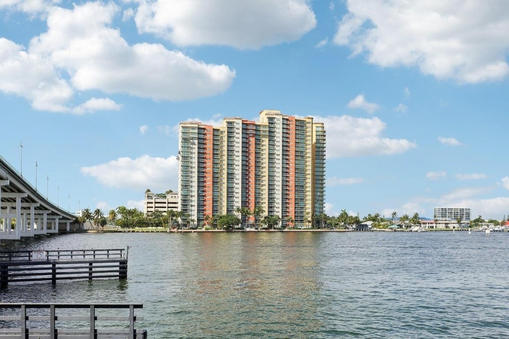 2640 Lake Shore Drive - Photo 45