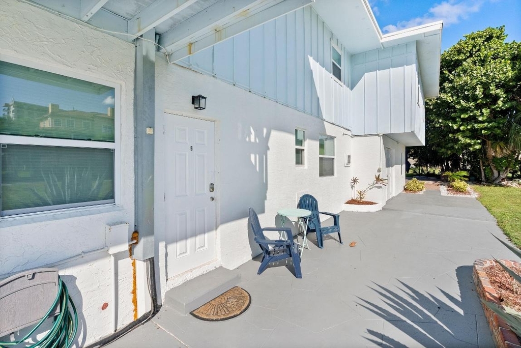 670 Hernando Street - Photo 2