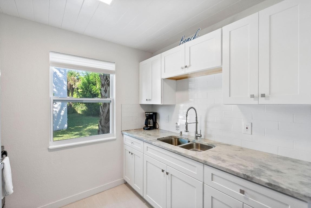 670 Hernando Street - Photo 4