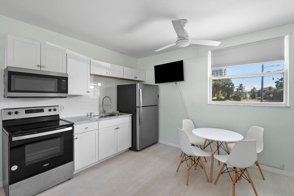 670 Hernando Street - Photo 0