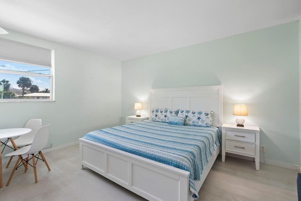 670 Hernando Street - Photo 2