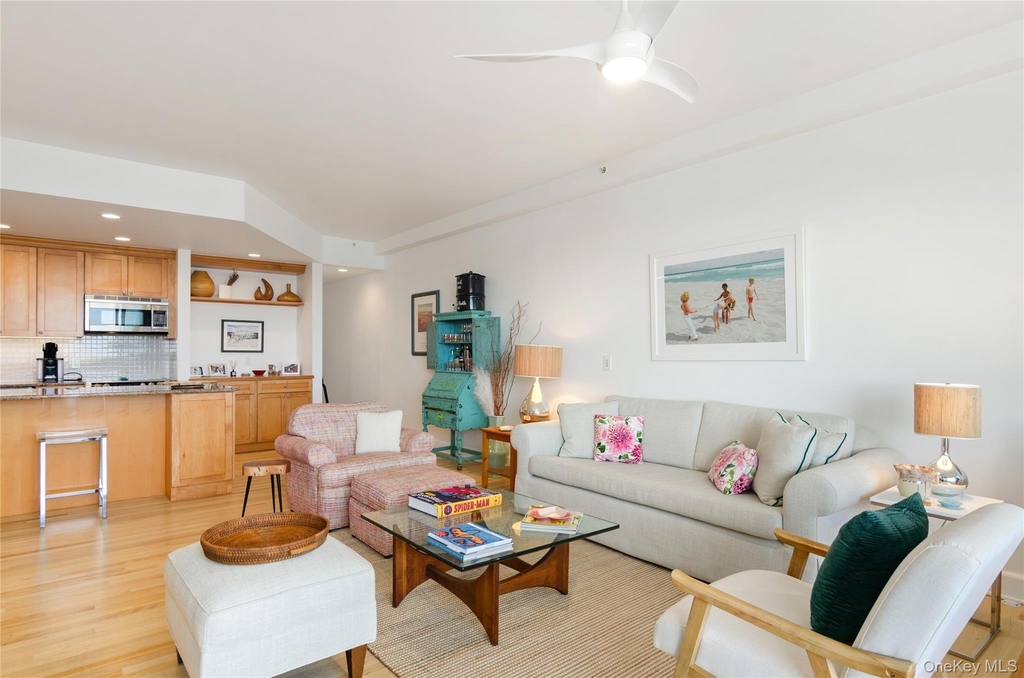 260 Dune Road - Photo 2
