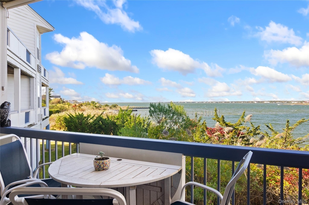 260 Dune Road - Photo 16