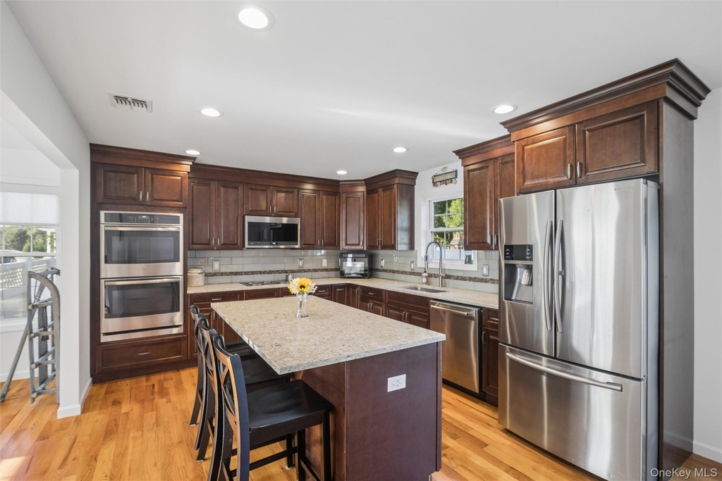 16 Mastro Court - Photo 8
