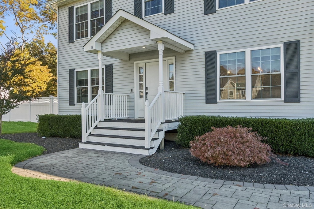 16 Mastro Court - Photo 1