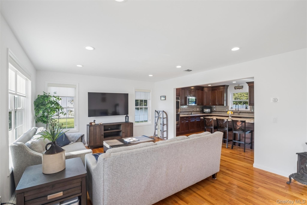 16 Mastro Court - Photo 5