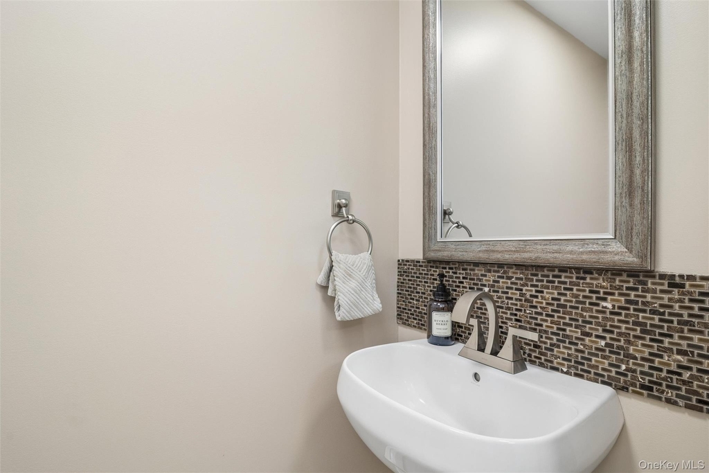 16 Mastro Court - Photo 14