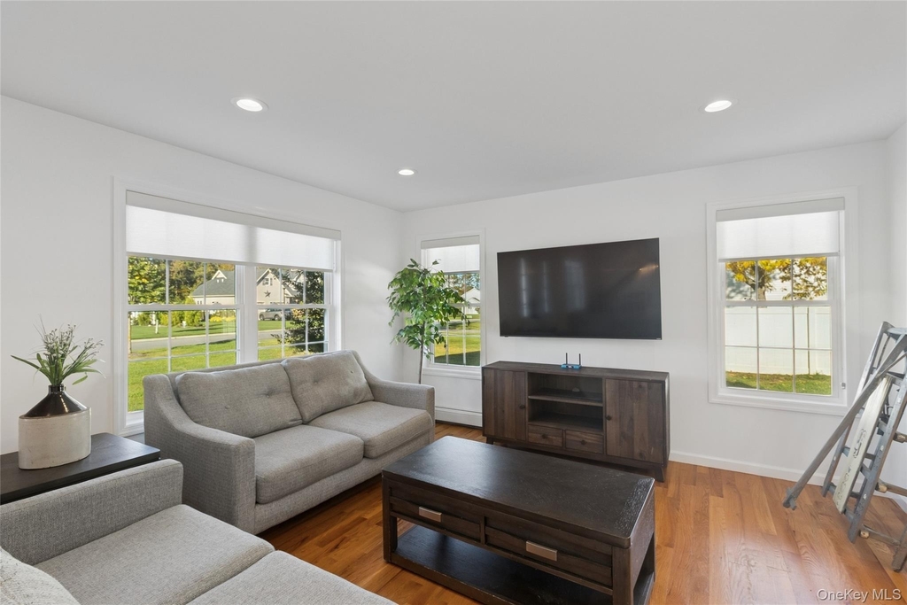 16 Mastro Court - Photo 5
