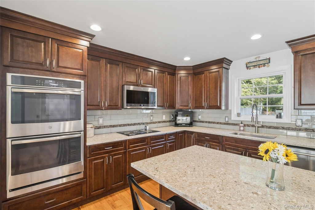 16 Mastro Court - Photo 9