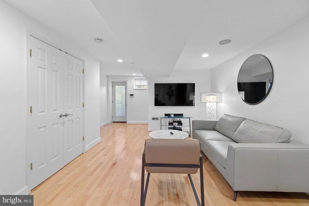 936 T Street Nw - Photo 4