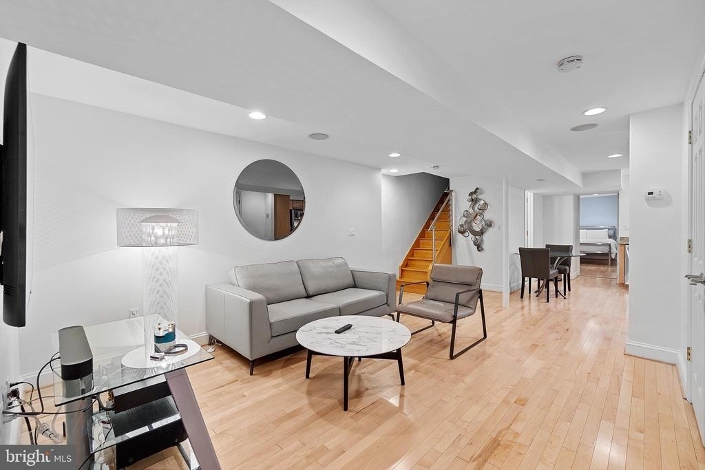 936 T Street Nw - Photo 2