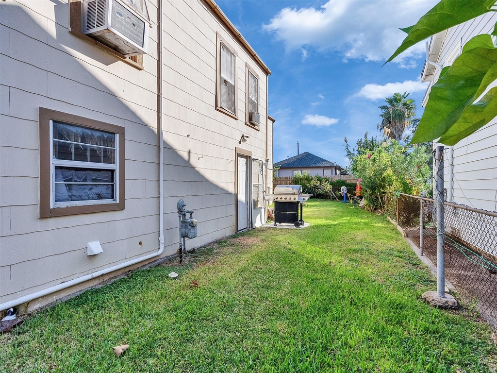 5019 Avenue M 1/2 - Photo 7