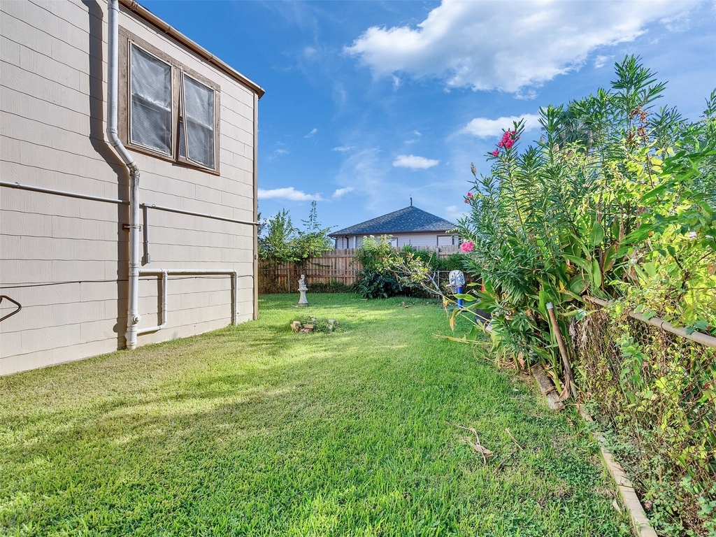 5019 Avenue M 1/2 - Photo 8