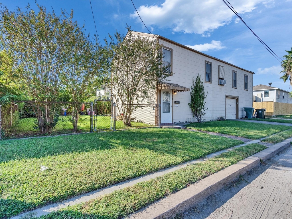5019 Avenue M 1/2 - Photo 4
