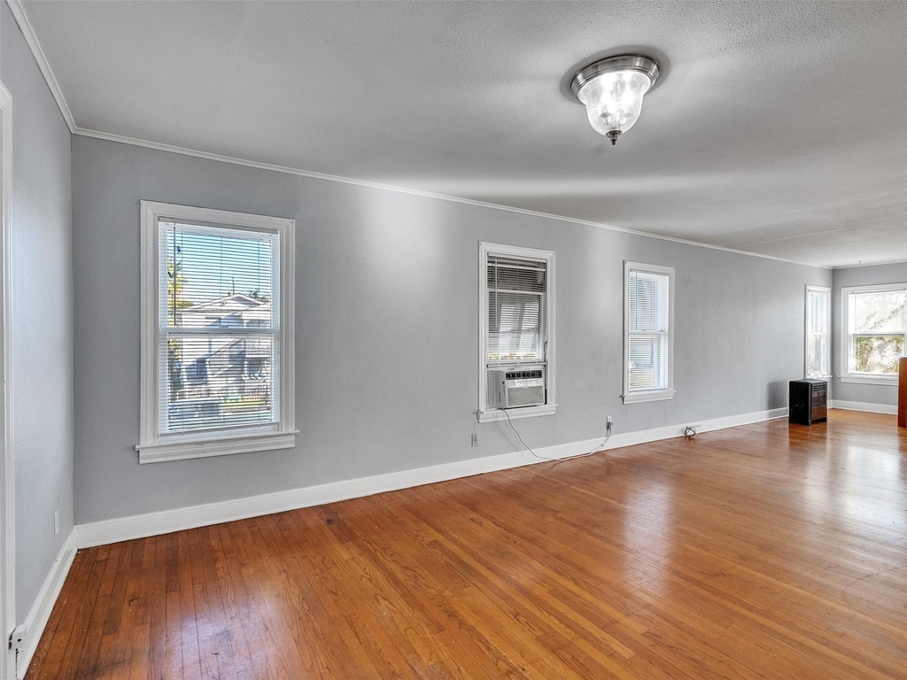 5019 Avenue M 1/2 - Photo 21