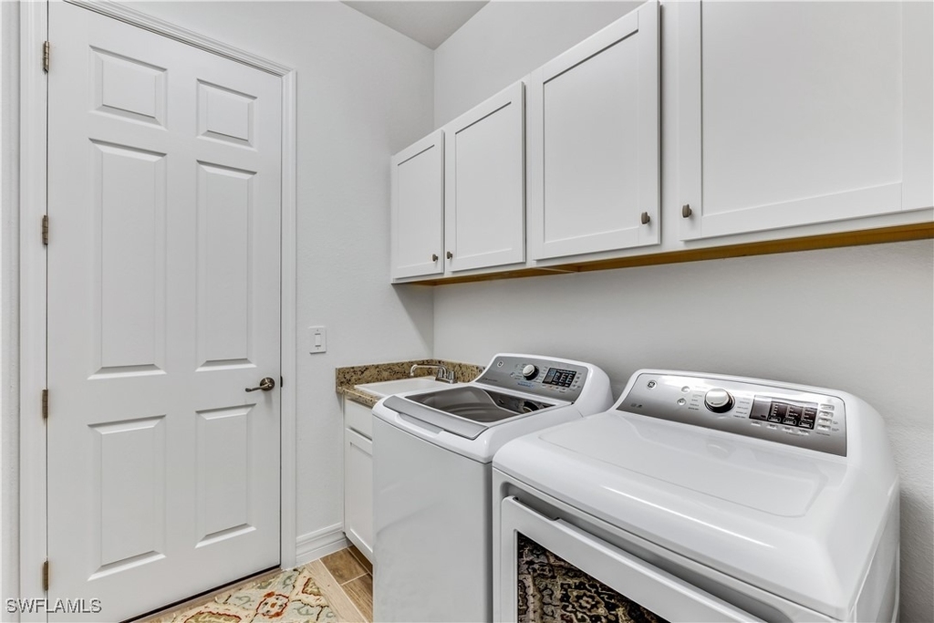 28081 Foxrock Court - Photo 17