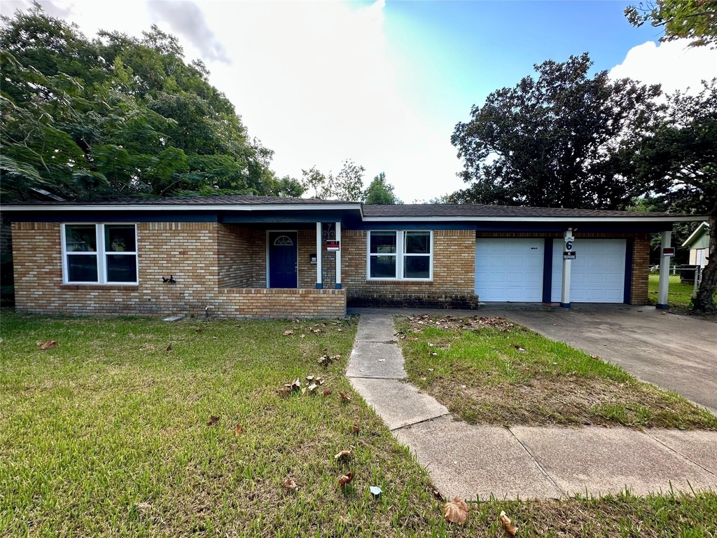 6 Southlawn Circle - Photo 1