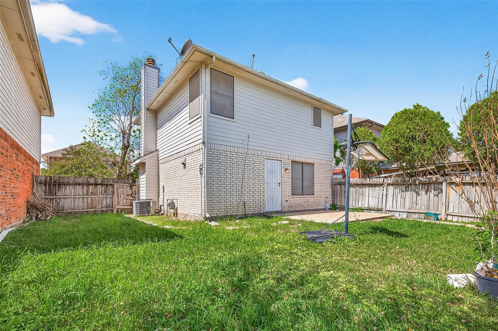 8617 Mapletwist Street - Photo 39