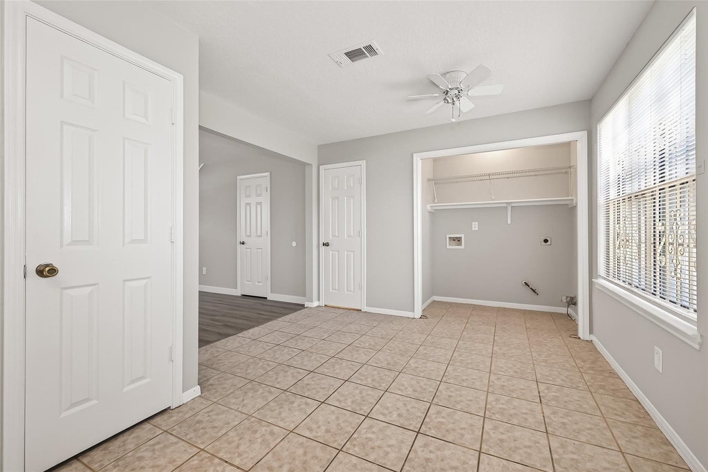 8617 Mapletwist Street - Photo 14