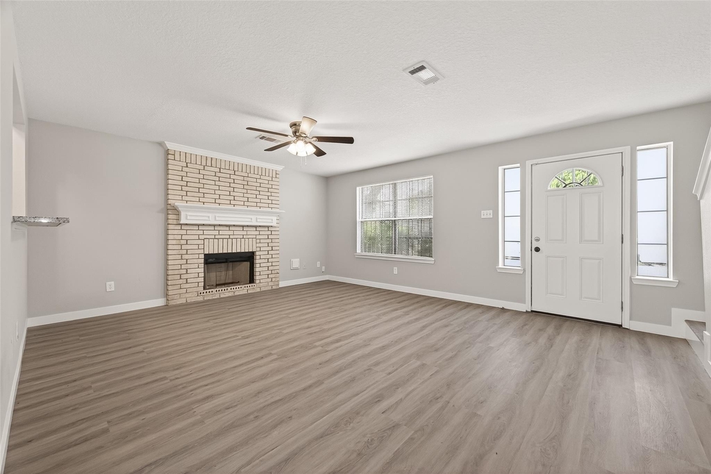 8617 Mapletwist Street - Photo 10