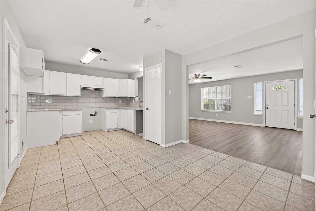 8617 Mapletwist Street - Photo 12