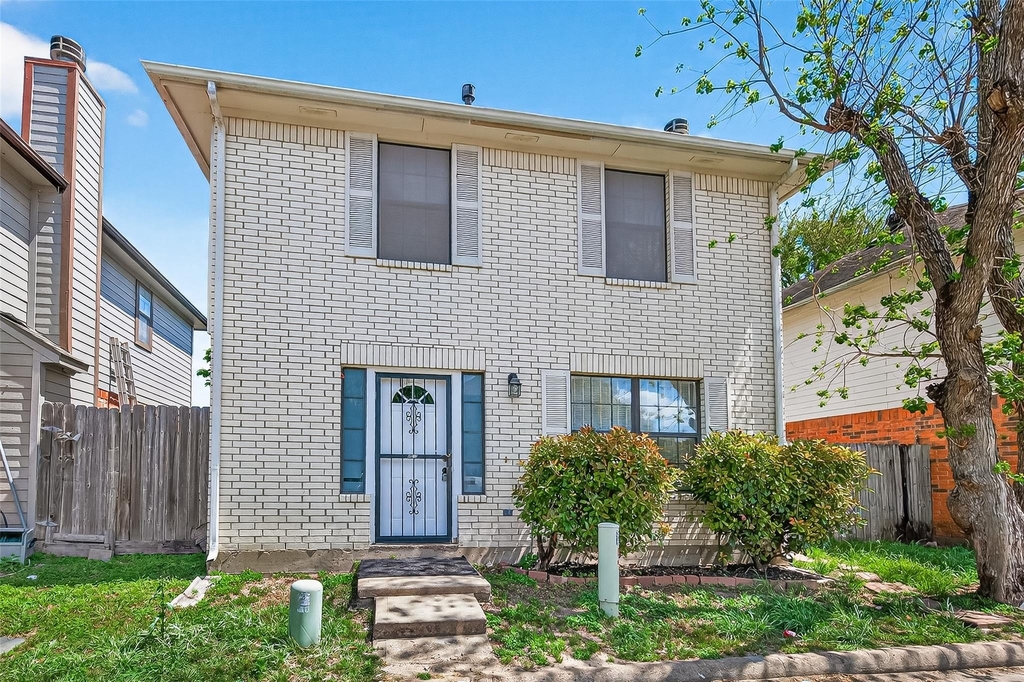 8617 Mapletwist Street - Photo 3