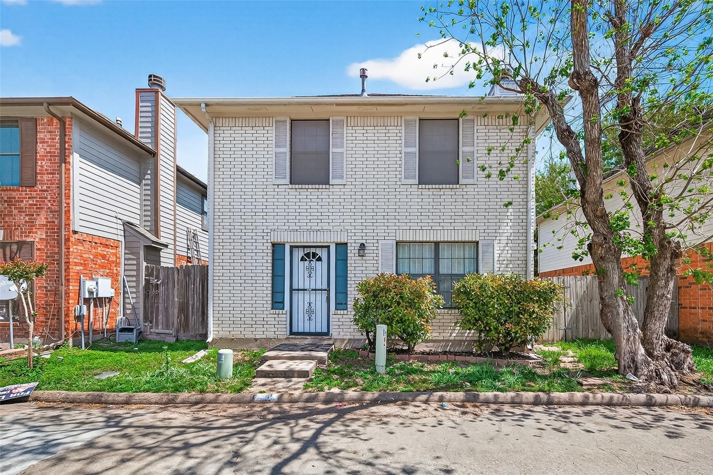8617 Mapletwist Street - Photo 0