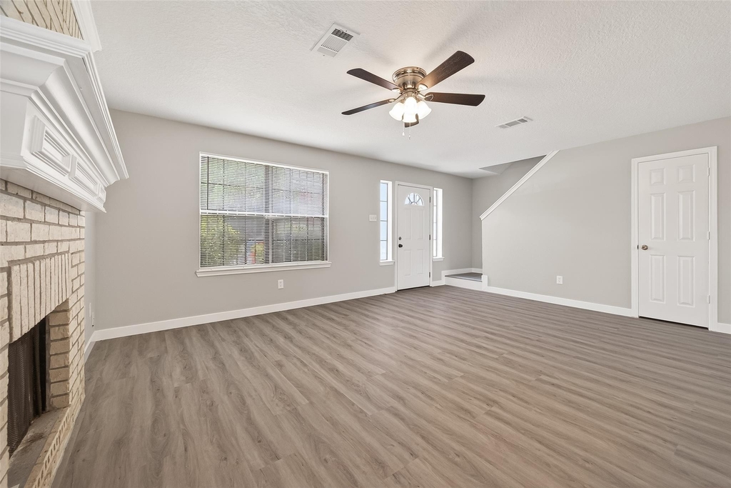 8617 Mapletwist Street - Photo 9