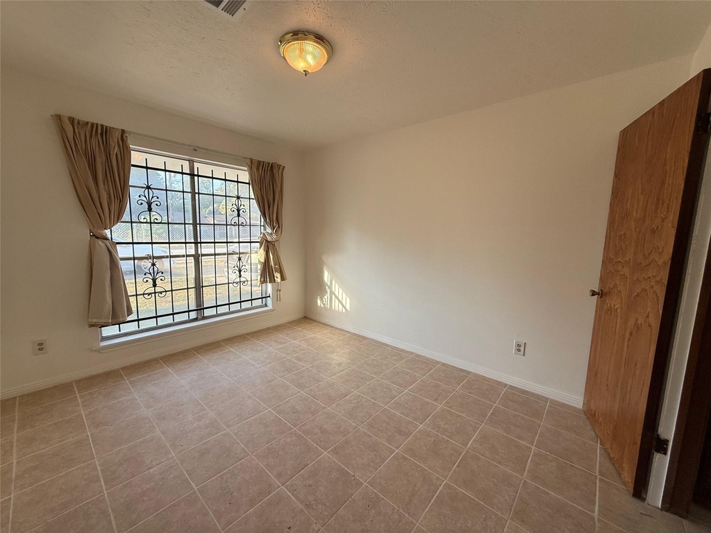 7325 Ley Road - Photo 7