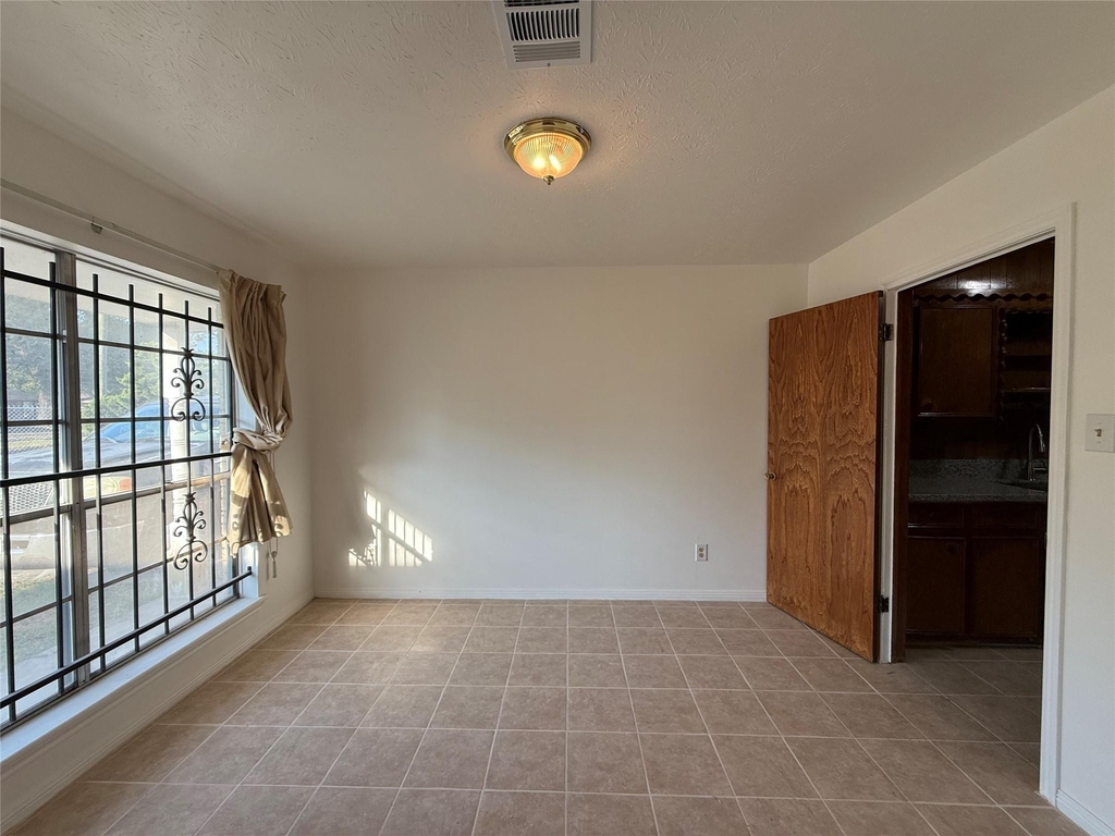 7325 Ley Road - Photo 3
