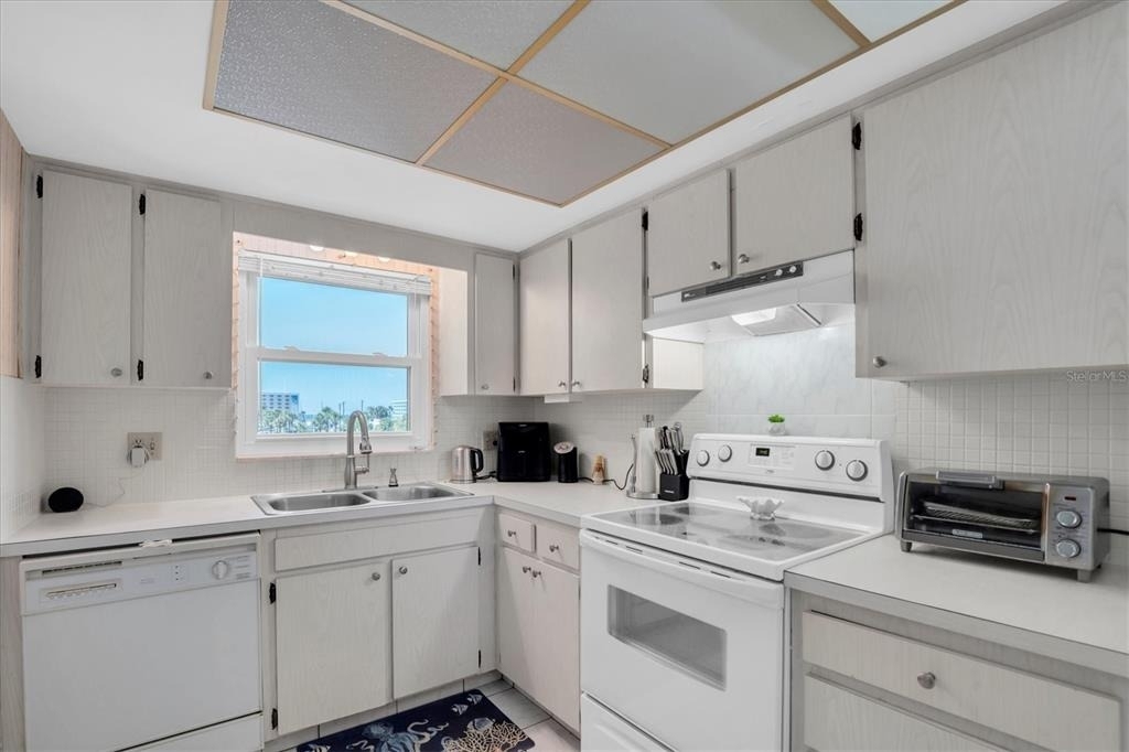 5575 Gulf Boulevard - Photo 12