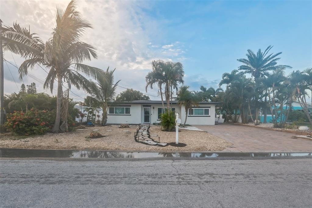 747 Pruitt Drive - Photo 1