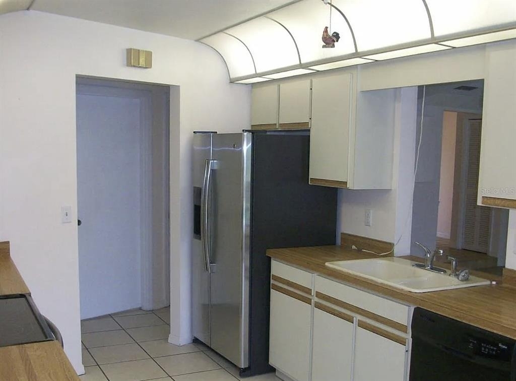 1649 Georgetowne Boulevard - Photo 3