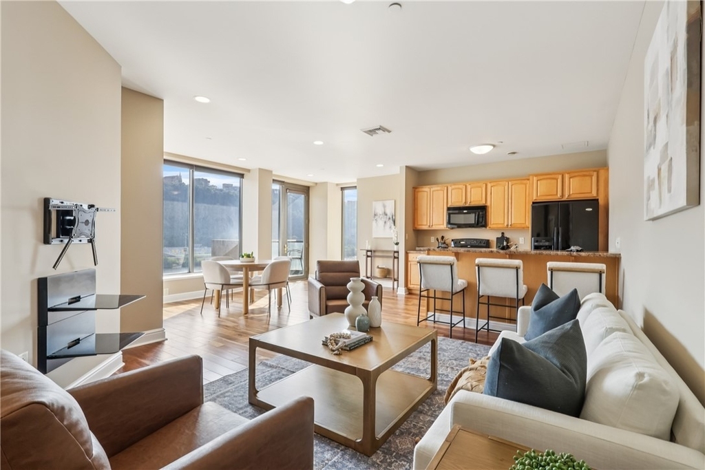 151 Fort Pitt Blvd - Photo 8