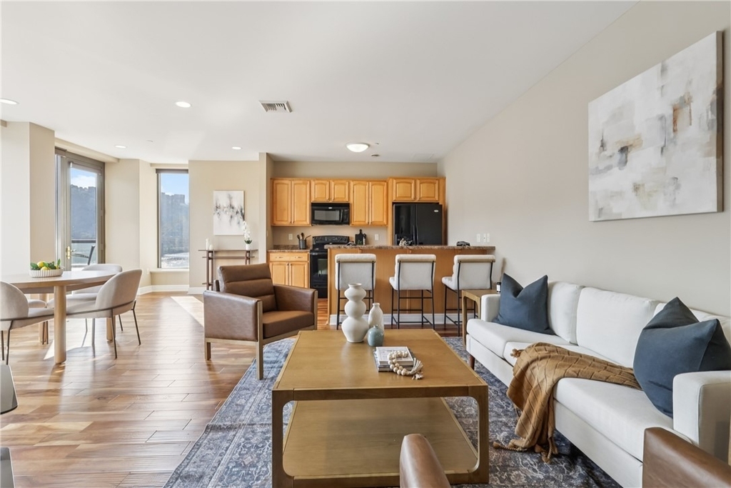 151 Fort Pitt Blvd - Photo 9