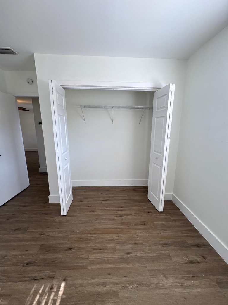 1984 Sw 29th Avenue - Photo 10