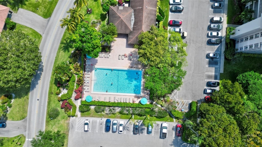 3050 N Palm Aire Drive - Photo 5