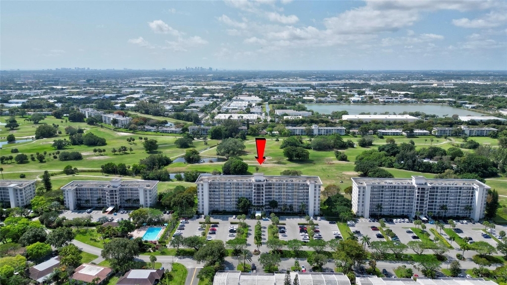 3050 N Palm Aire Drive - Photo 2