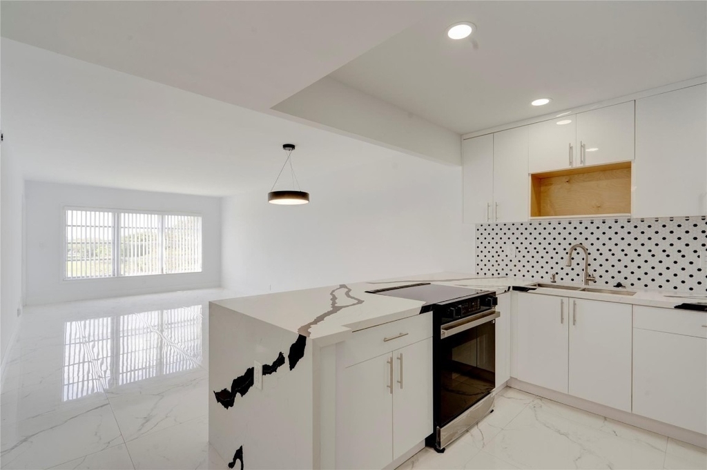 3050 N Palm Aire Drive - Photo 16