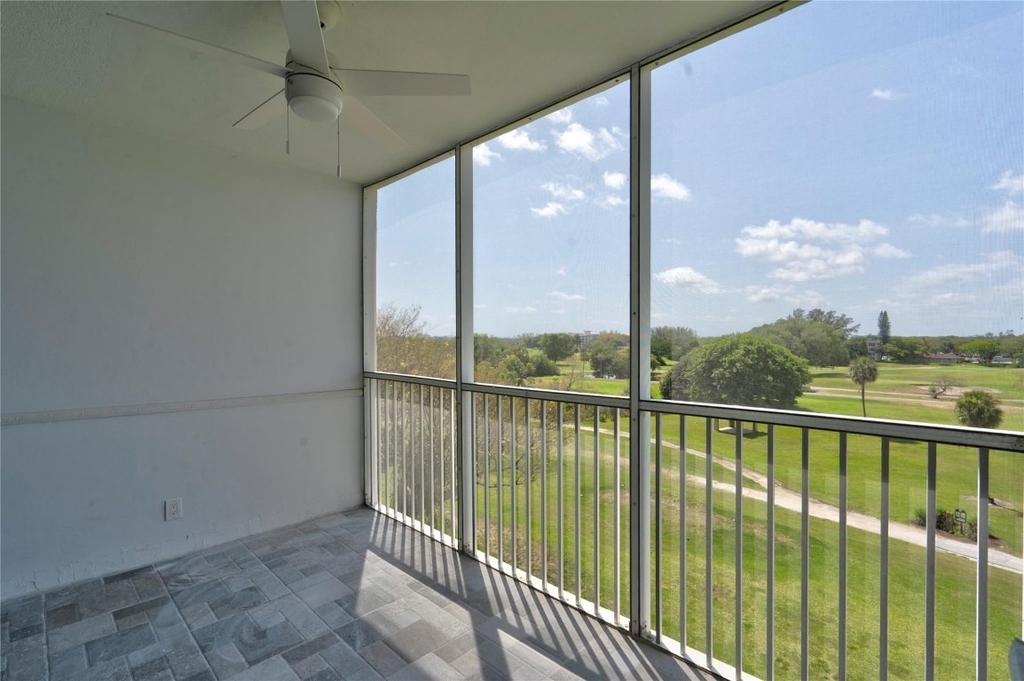 3050 N Palm Aire Drive - Photo 15